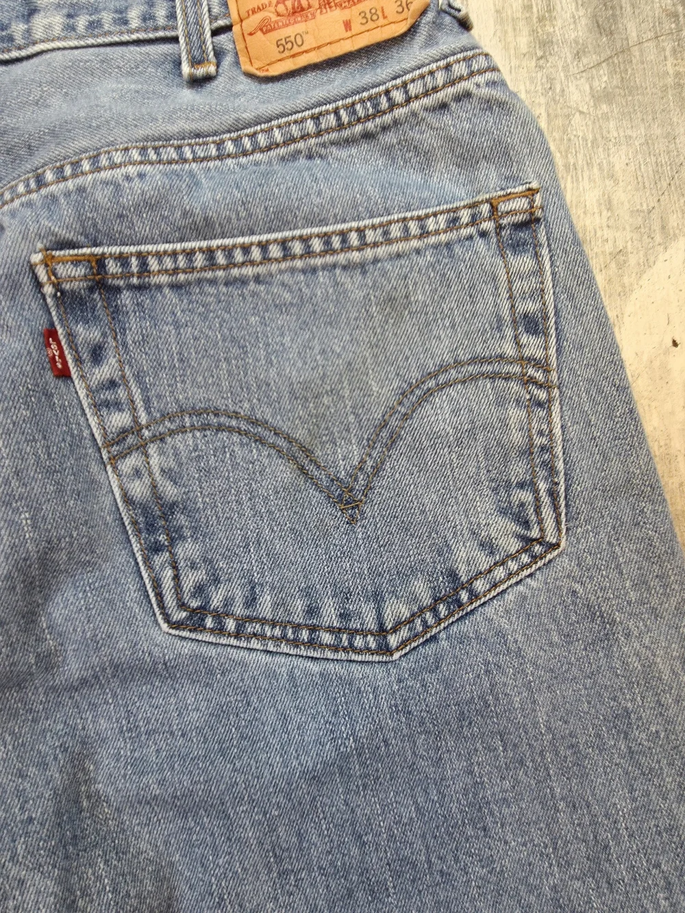 Levi's 550 Men's Light Blue Relaxed Fit Straight Leg Jeans Modern Y2K sz 38x36