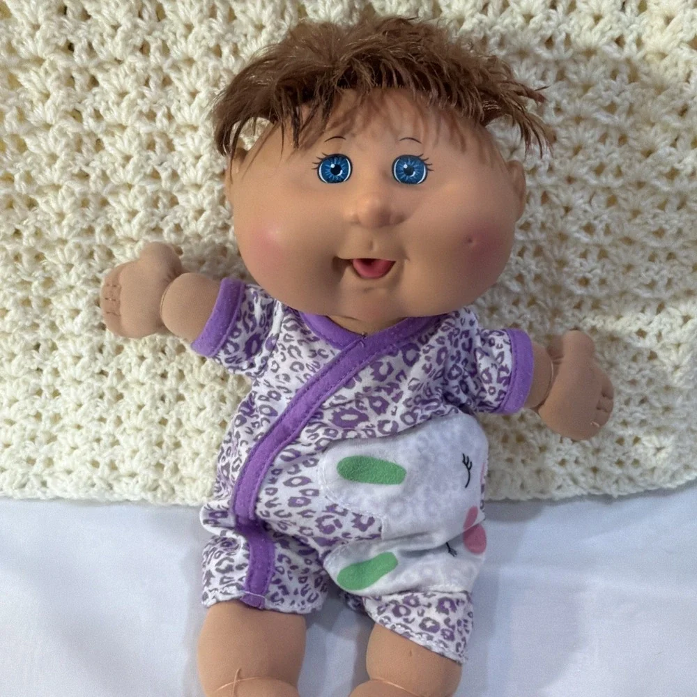Cabbage Patch Kids very clean