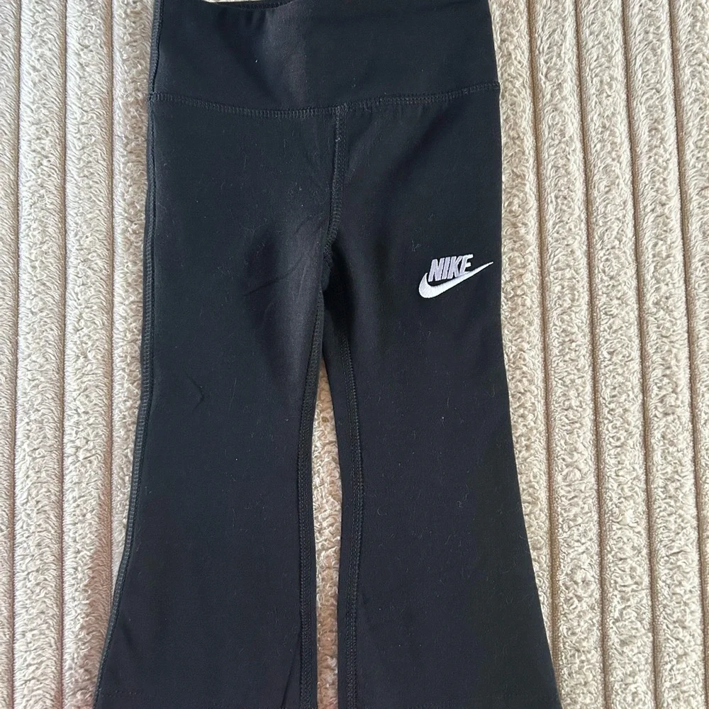 Nike Kids‎ Black Flared Leggings