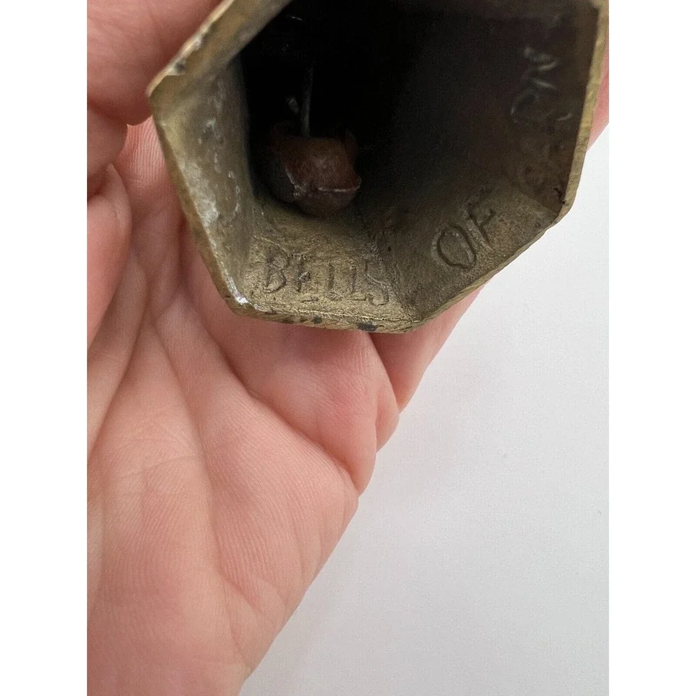 Vintage Gold-Tone Brass Home Decorative Christmas Etched Ornate 6-Panel Bell‎