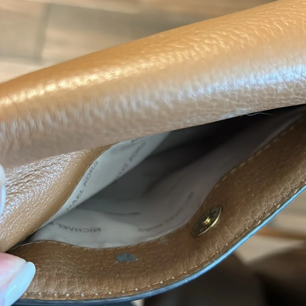 Michael Kors Mott Logo Dome Crossbody Purse Tan Leather Cream Logo Gold Tone‎