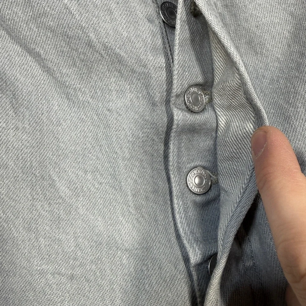 Levis item levis