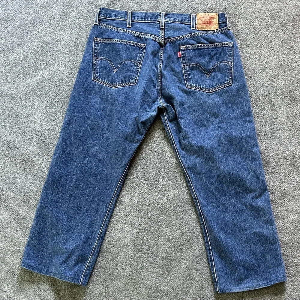Levis jeans machine