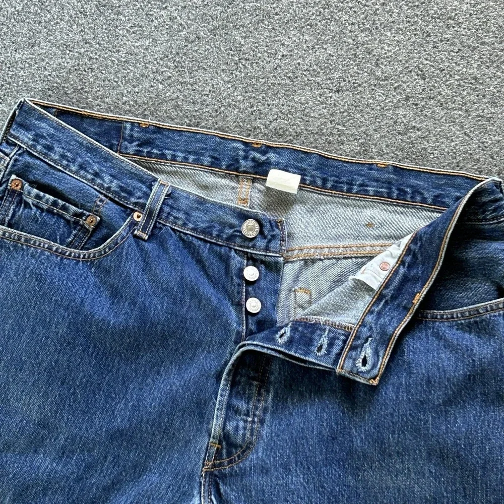Levis moderate blue