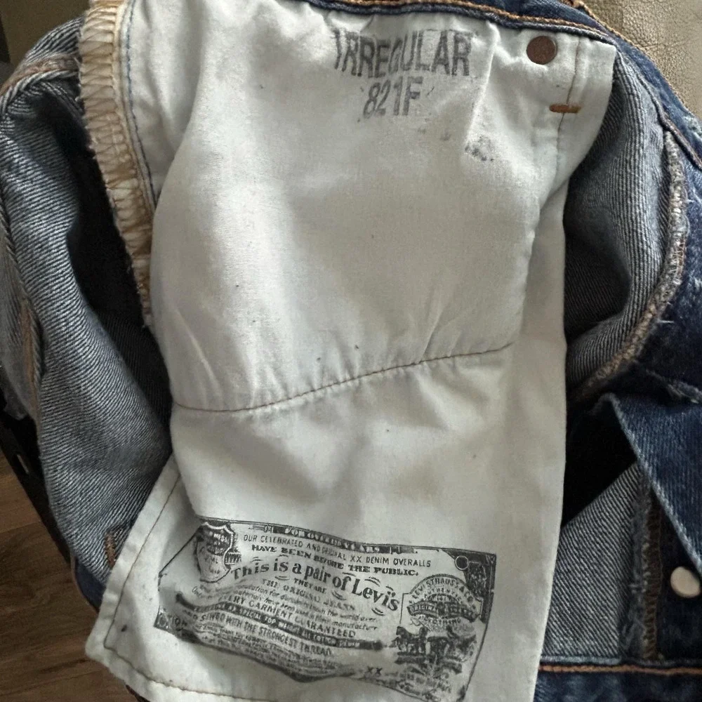 Levis 501 rear pocket