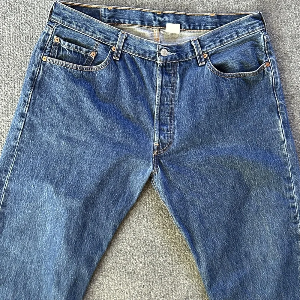 Levis leg design stitching