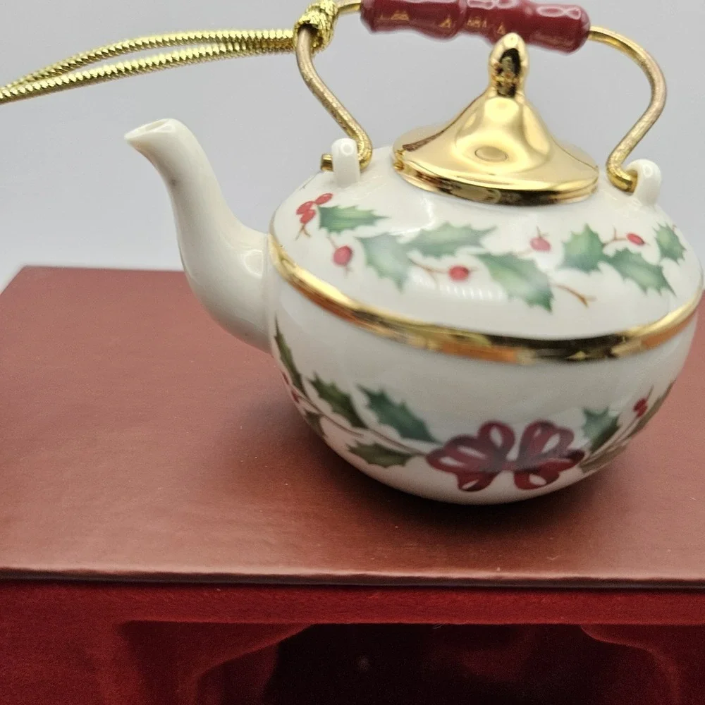 Lenox holiday tea