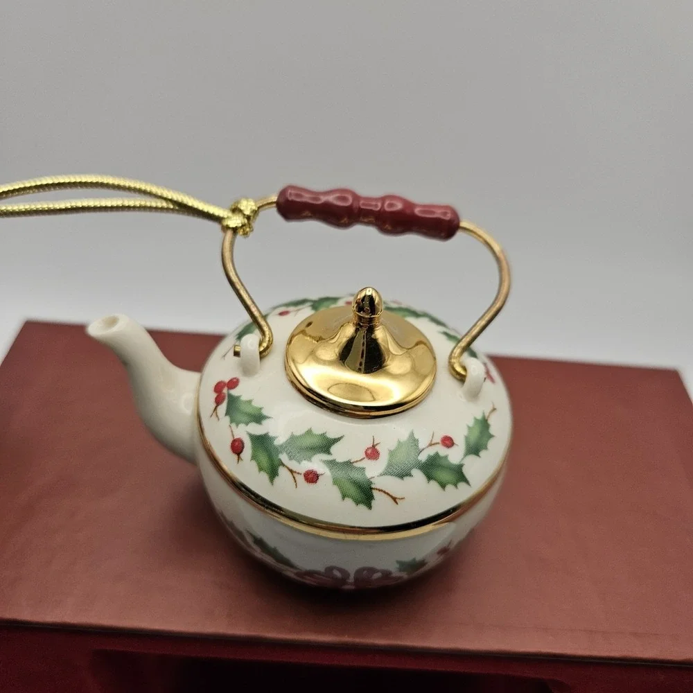 Lenox holiday tea