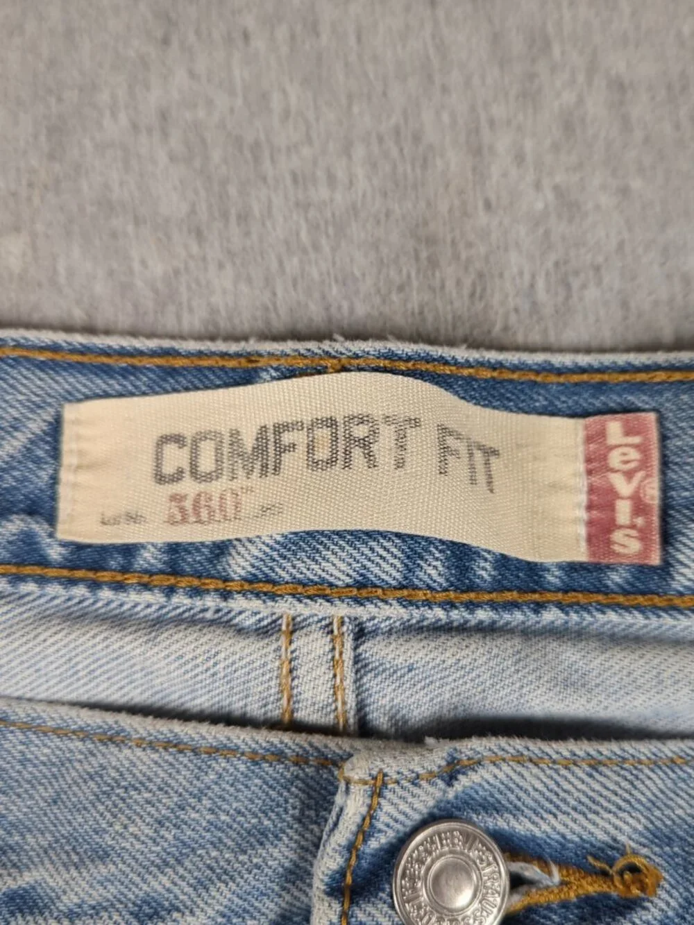 Levi's 560 Jeans Men's 38x30 Blue Comfort Fit Tapered Leg Baggy Faded Light Wash