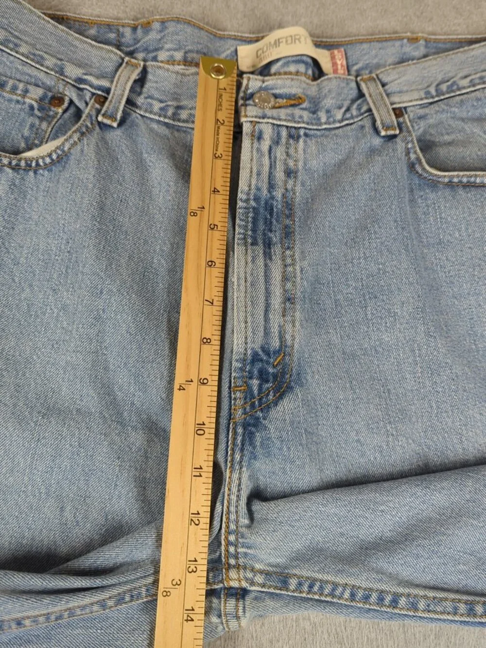 Levi's 560 Jeans Men's 38x30 Blue Comfort Fit Tapered Leg Baggy Faded Light Wash