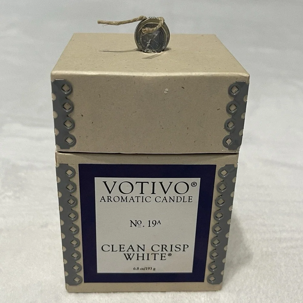 NIB Votivo Clean Crisp‎ White No. 19A. Aromatic Candle 6.8oz 50-60 Hour Wax Jar
