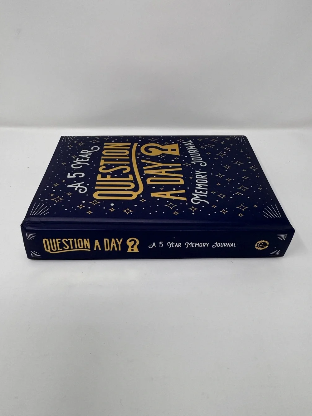 Question A Day ? - A 5 Year‎ Memory Journal by Piccadilly Padded Hardcover Book