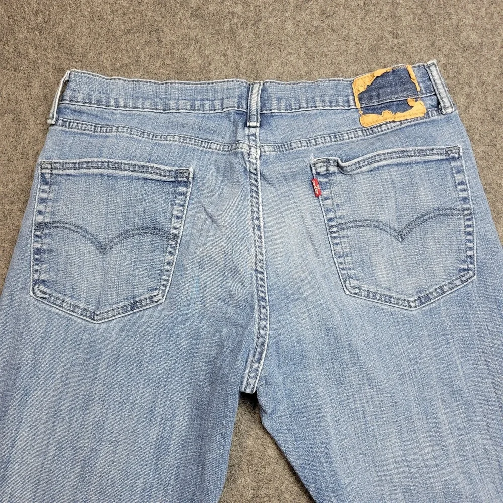 Levis note material