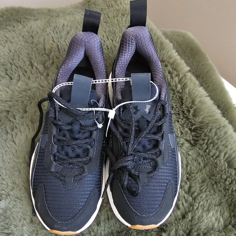 Black Under Armour Hovr Mega 2
