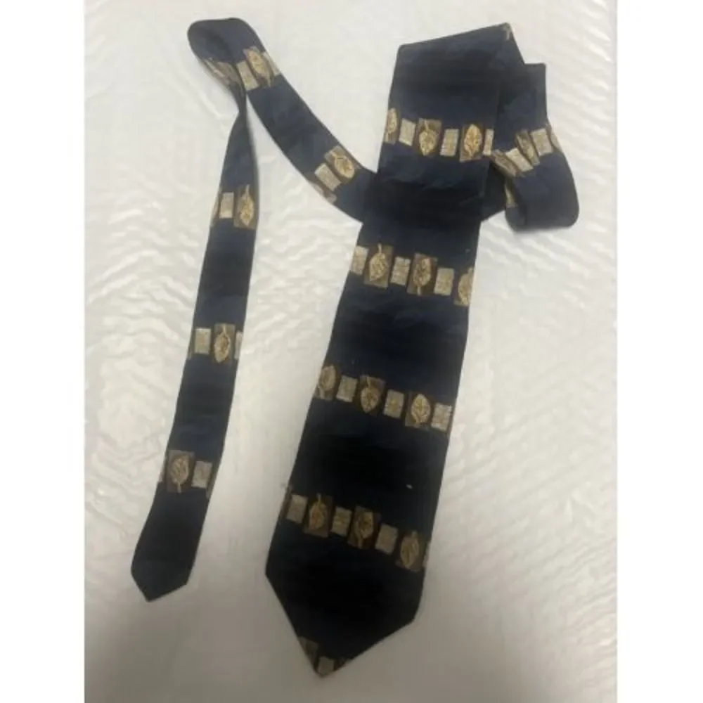 417 by Van‎ Heusen Silk Floral Tie