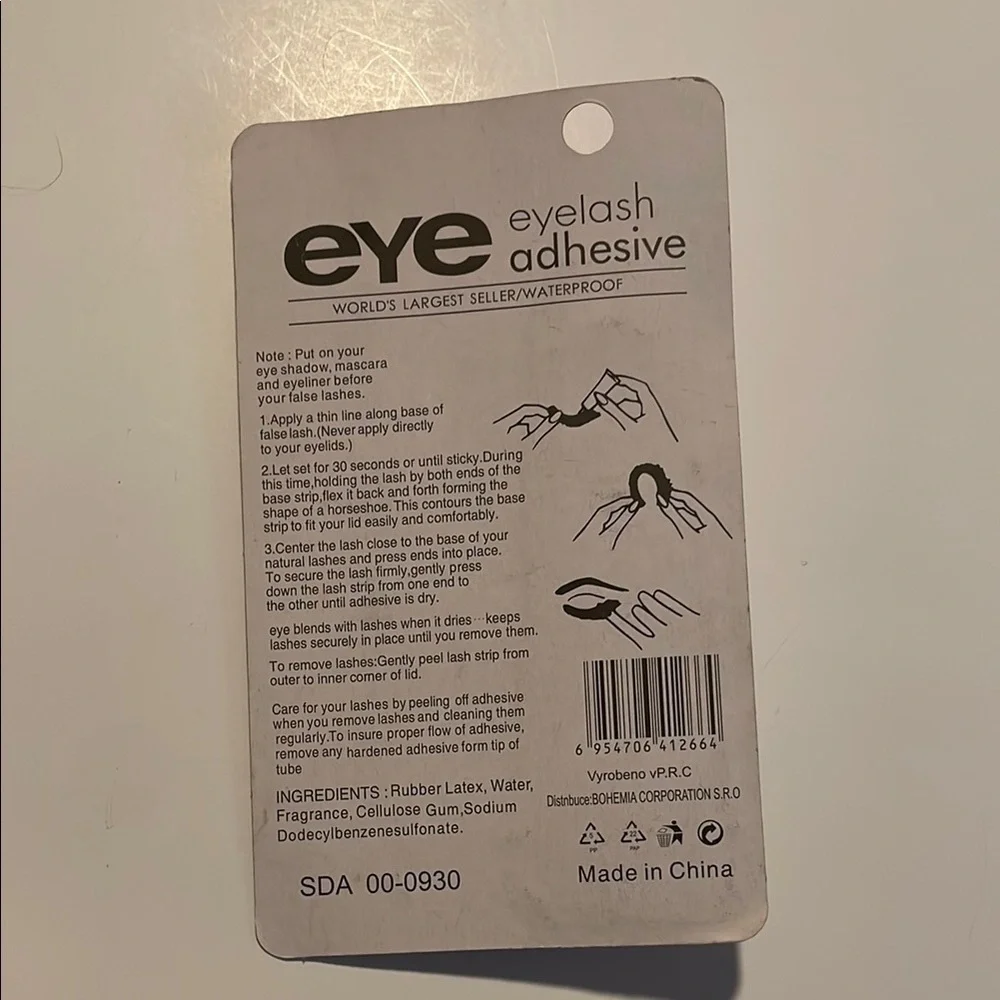 N/A eye eyelash