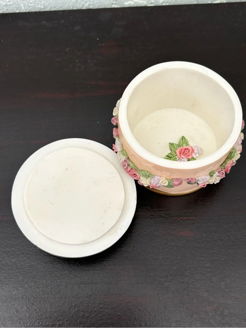 Dezine round decorative