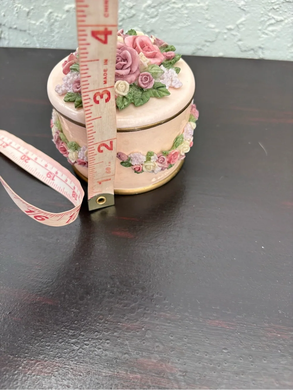 Dezine round decorative