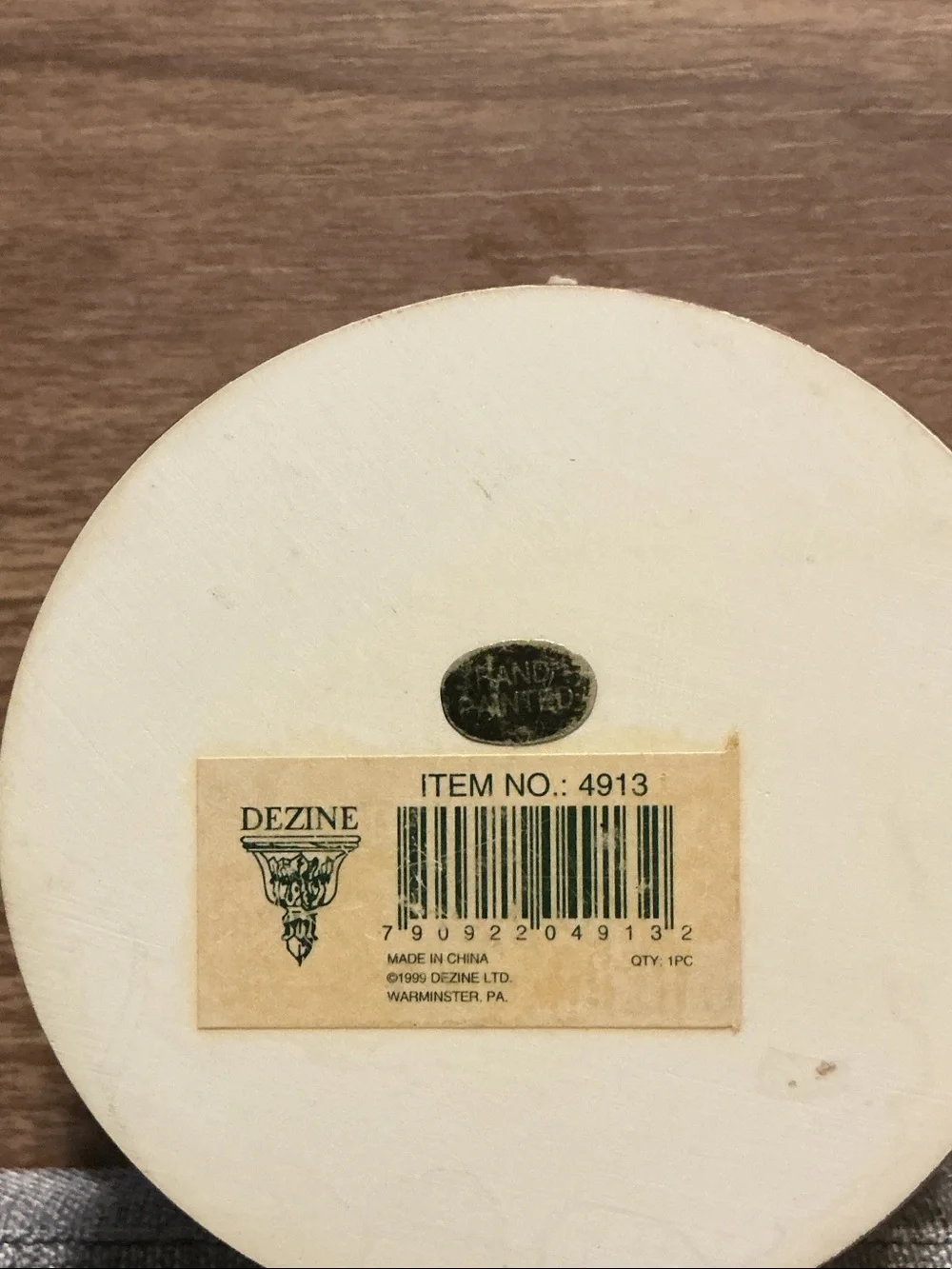 Dezine round decorative