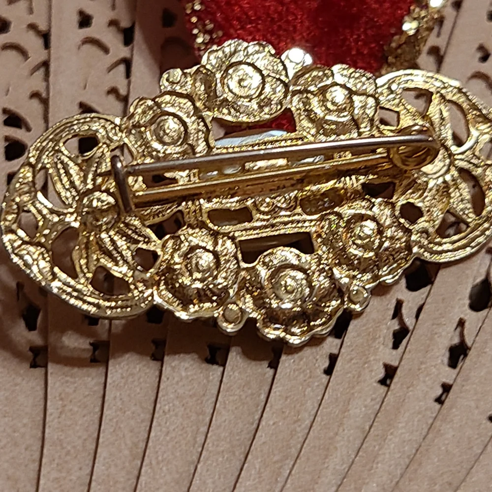 Unique Vintage intricate gold