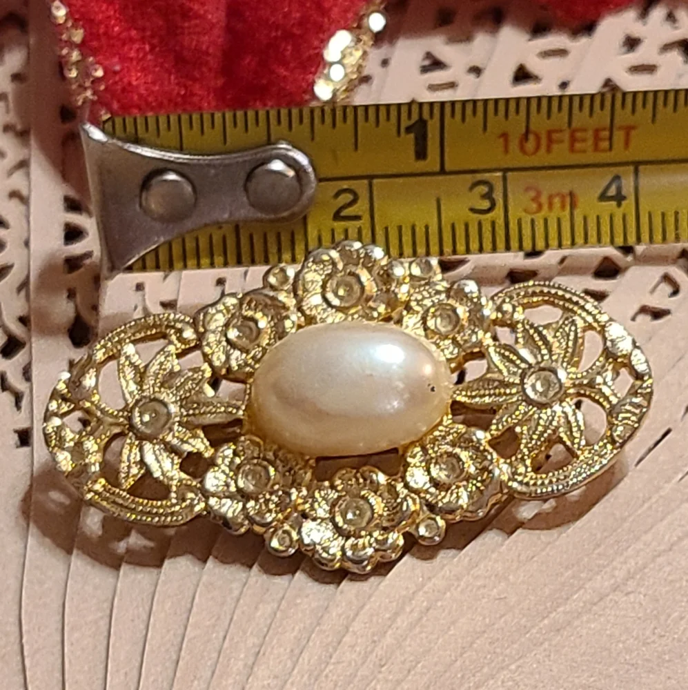Unique Vintage intricate gold