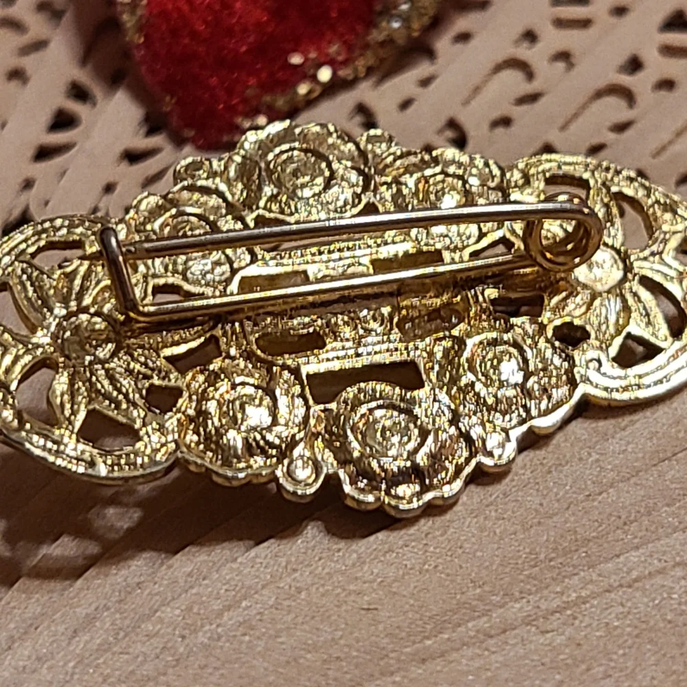 Unique Vintage intricate gold