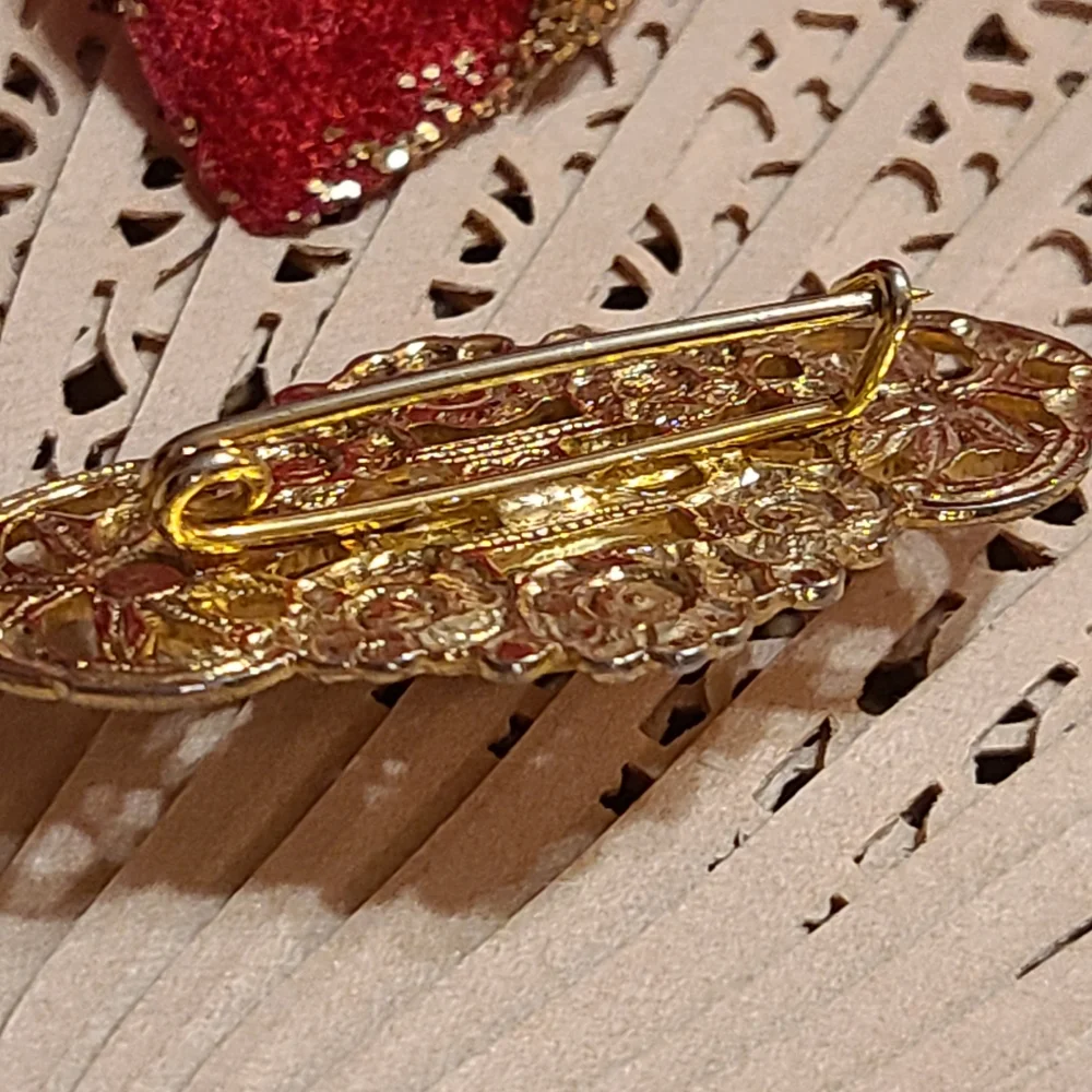 Unique Vintage intricate gold
