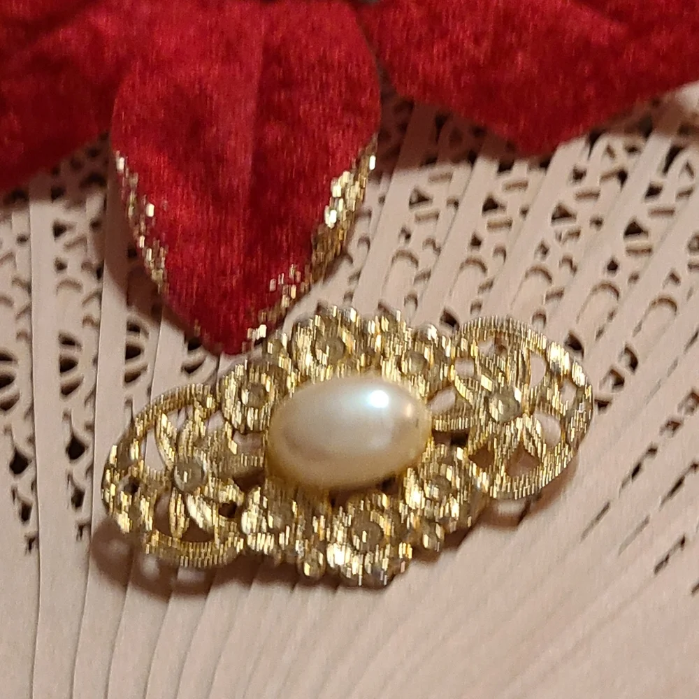 Unique Vintage intricate gold
