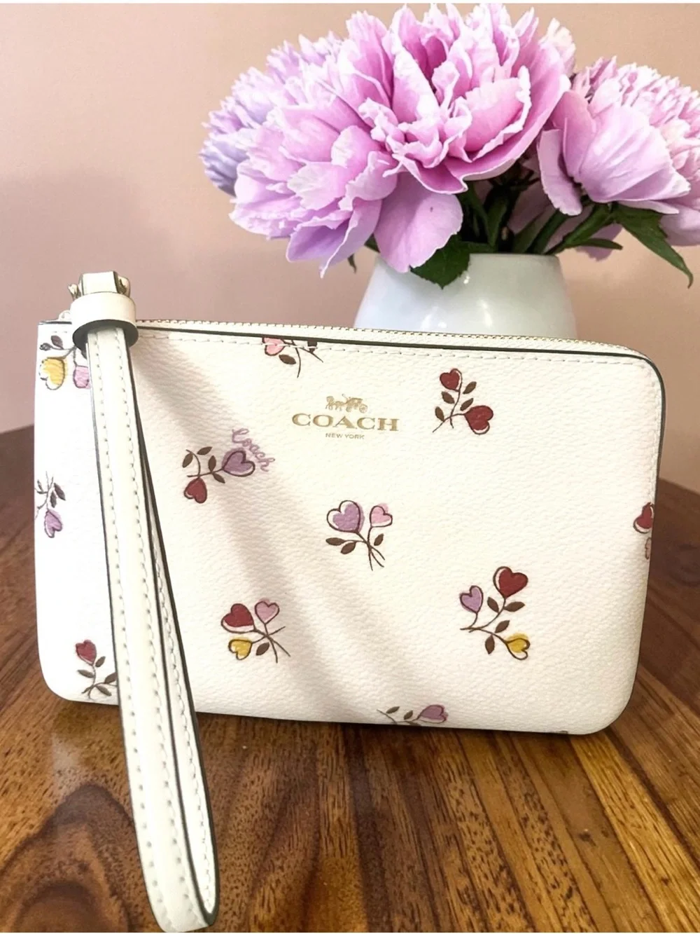 Coach nwt shaped