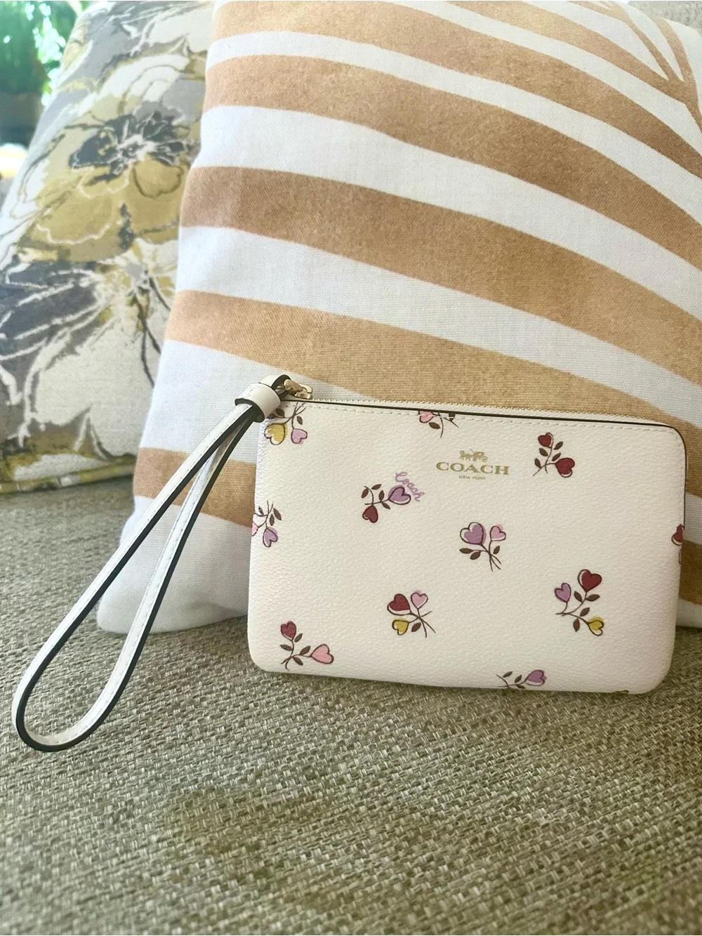Coach nwt shaped