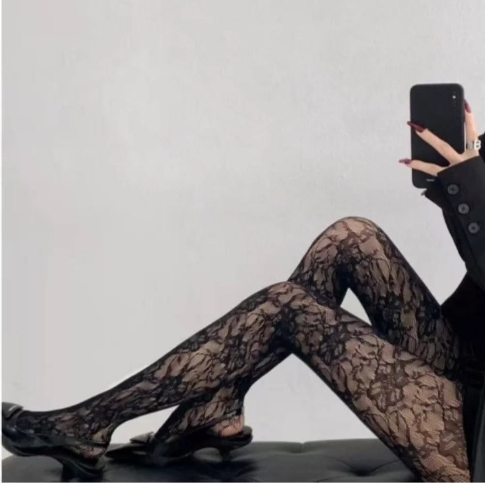 Black Floral Lace Hosiery Stockings - ONE SIZE (S, M & L)