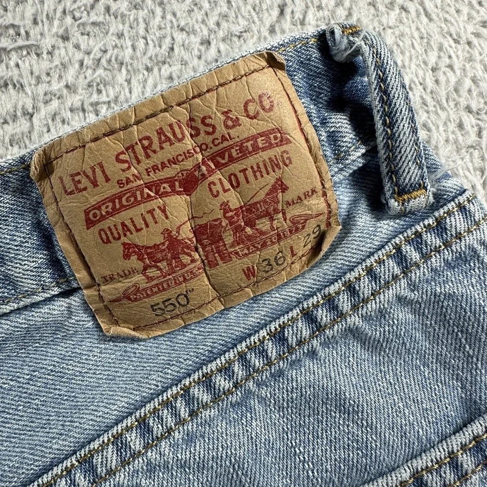 VINTAGE Levi's 550 Jeans Mens‎ 36x29 (Fits 32x27) Blue Light Wash Relaxed Fit