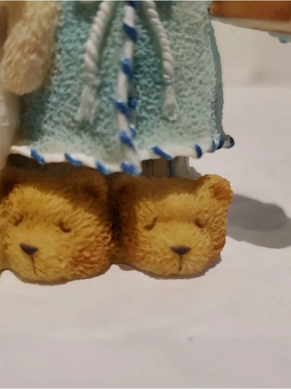 Cherished Teddies beary holds