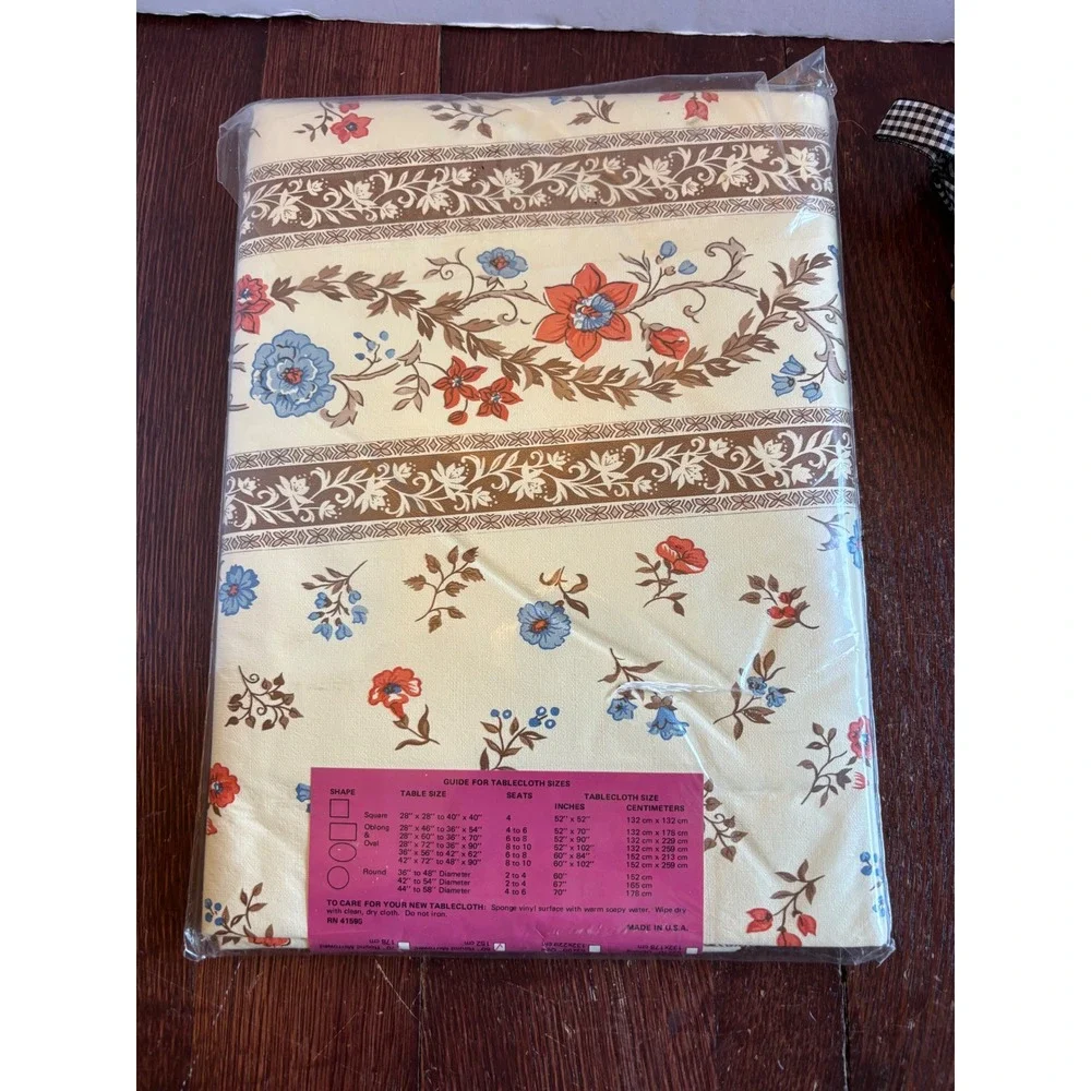 Lintex Country Fair 60 Inch Round Flannel Back Vinyl Tablecloth Floral Cream NEW