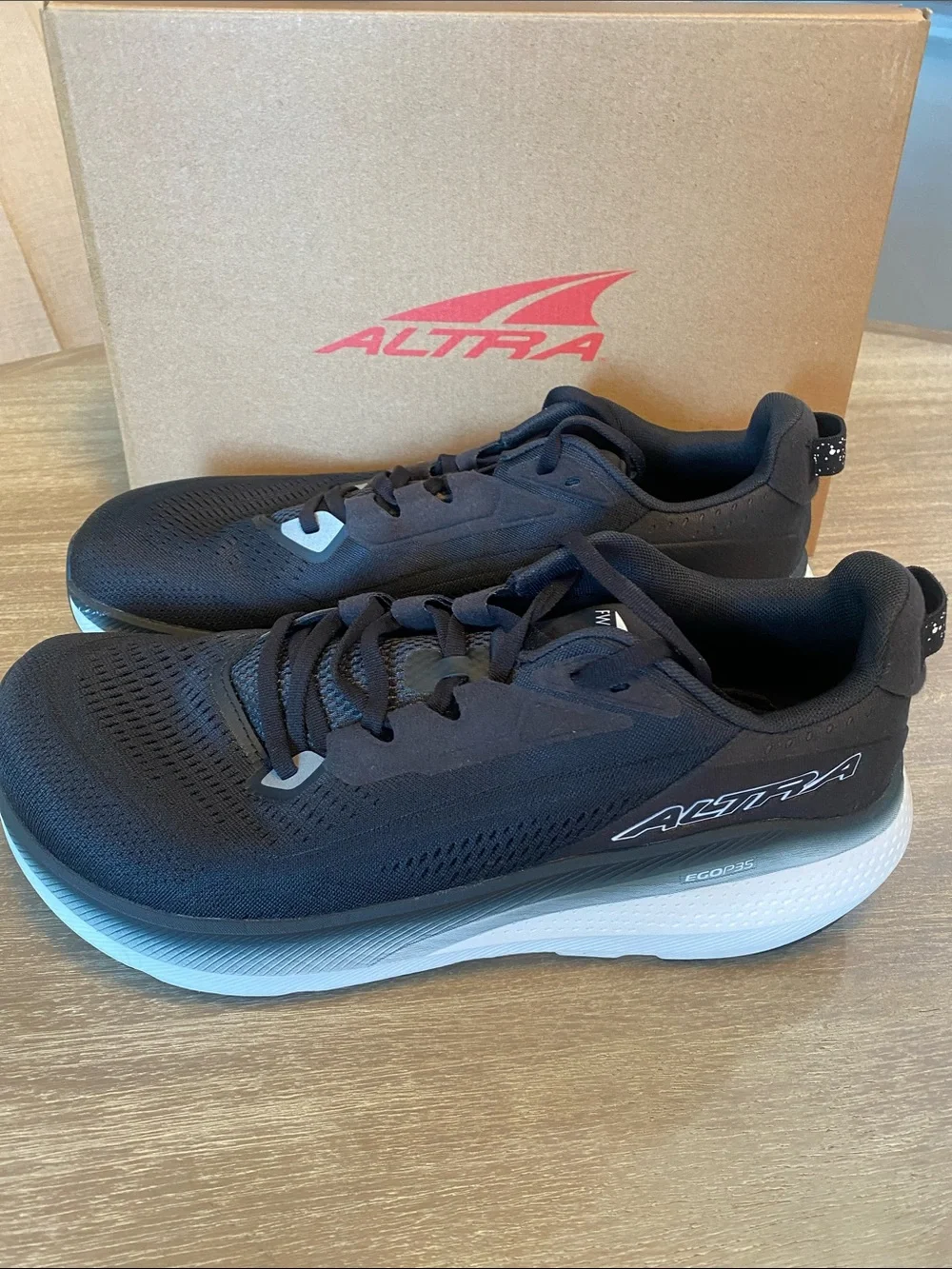 Altra sleek men