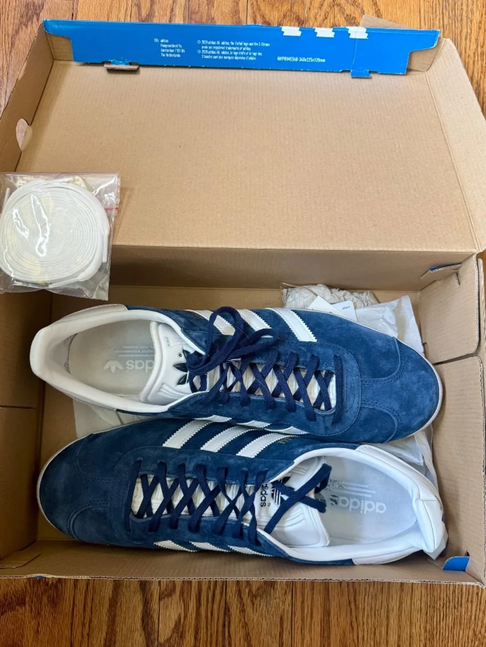adidas classic gazelle