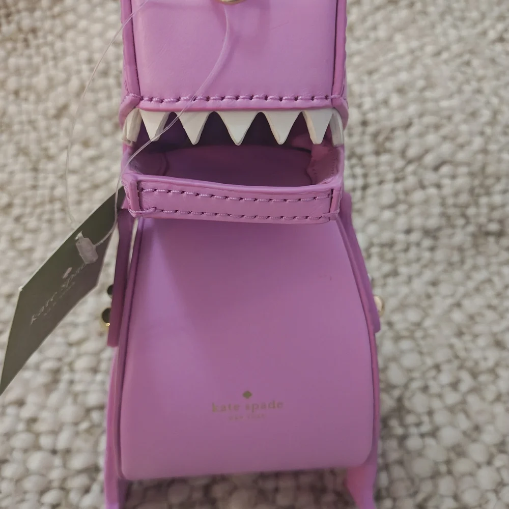 kate spade reposhing this