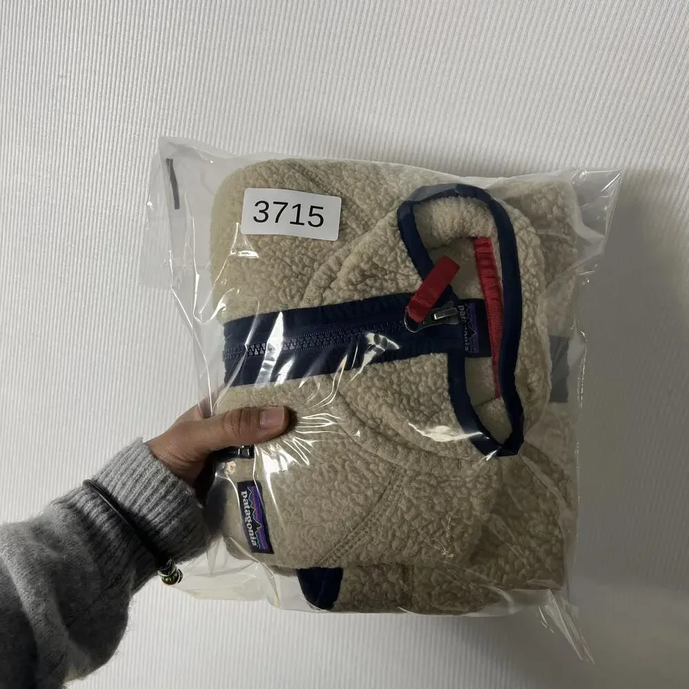Patagonia tag material zip