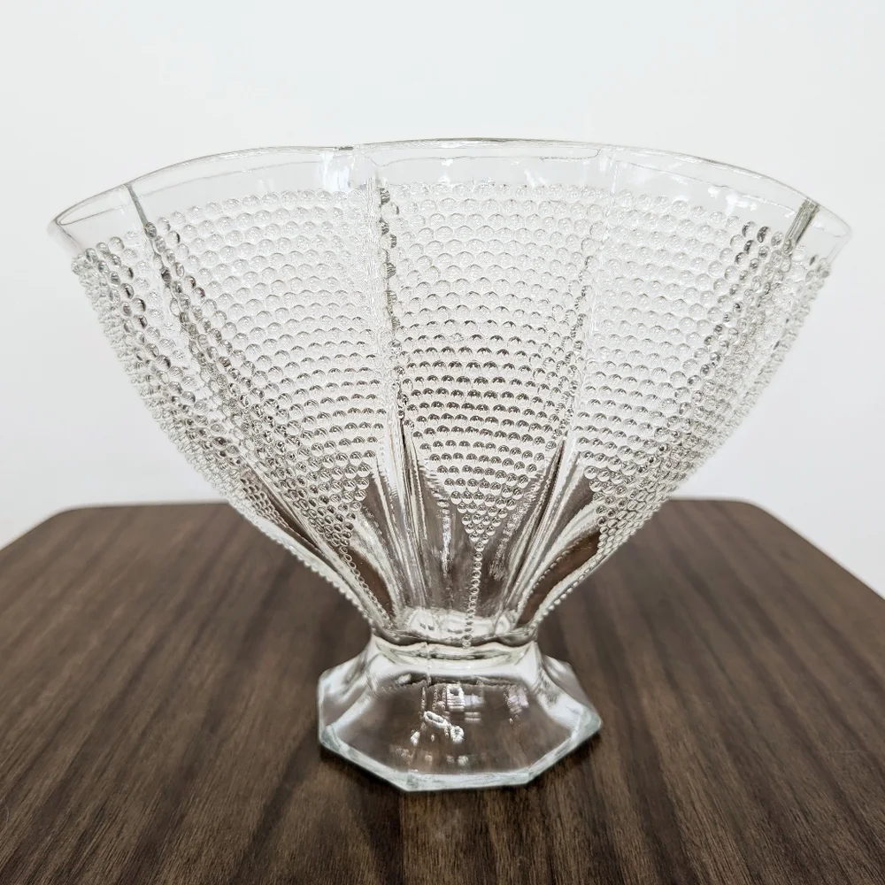 L.E. Smith hobnail 4in scalloped