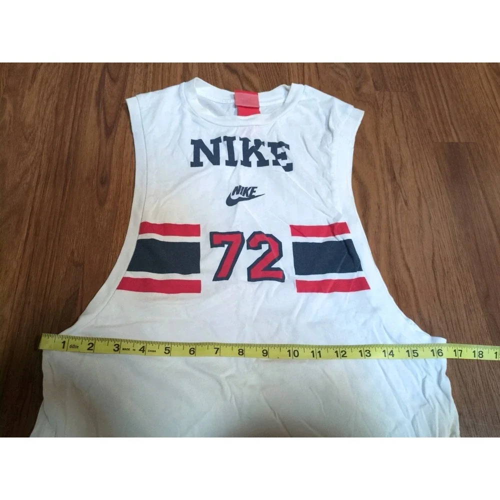 Nike some discoloratipn