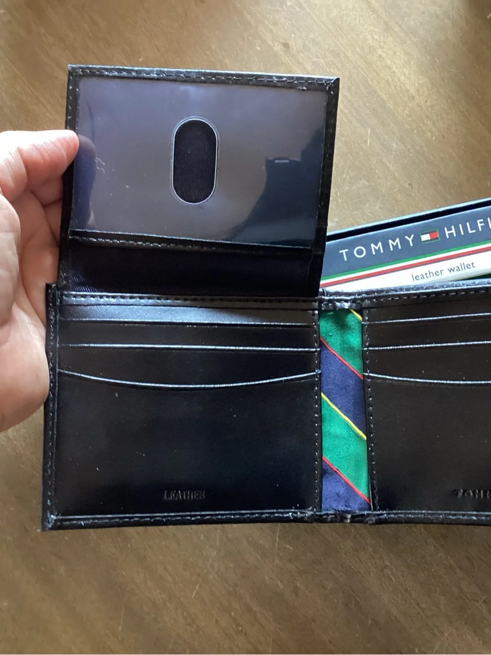 Tommy Hilfiger wallet clean