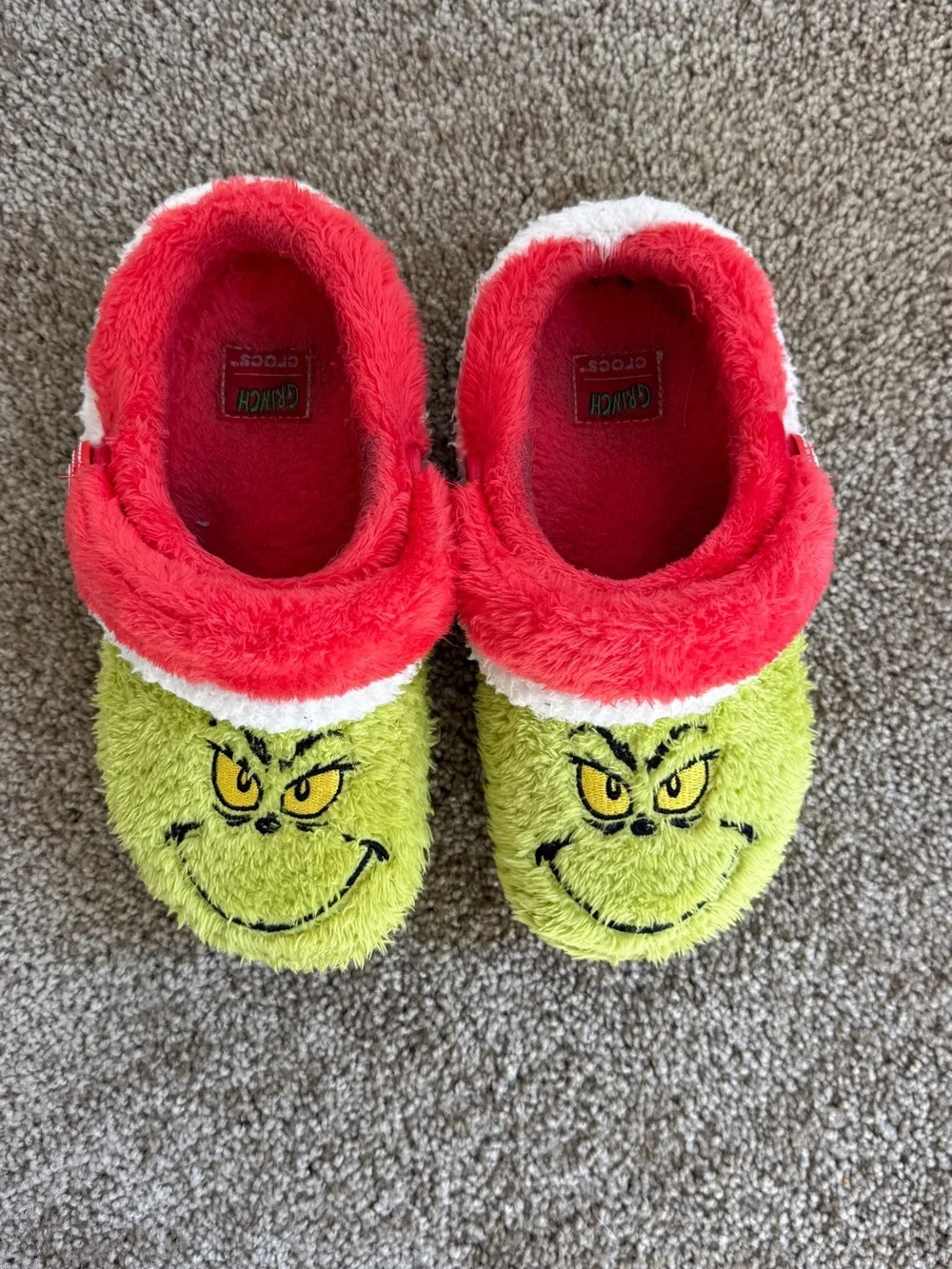 CROCS 💚 grinch