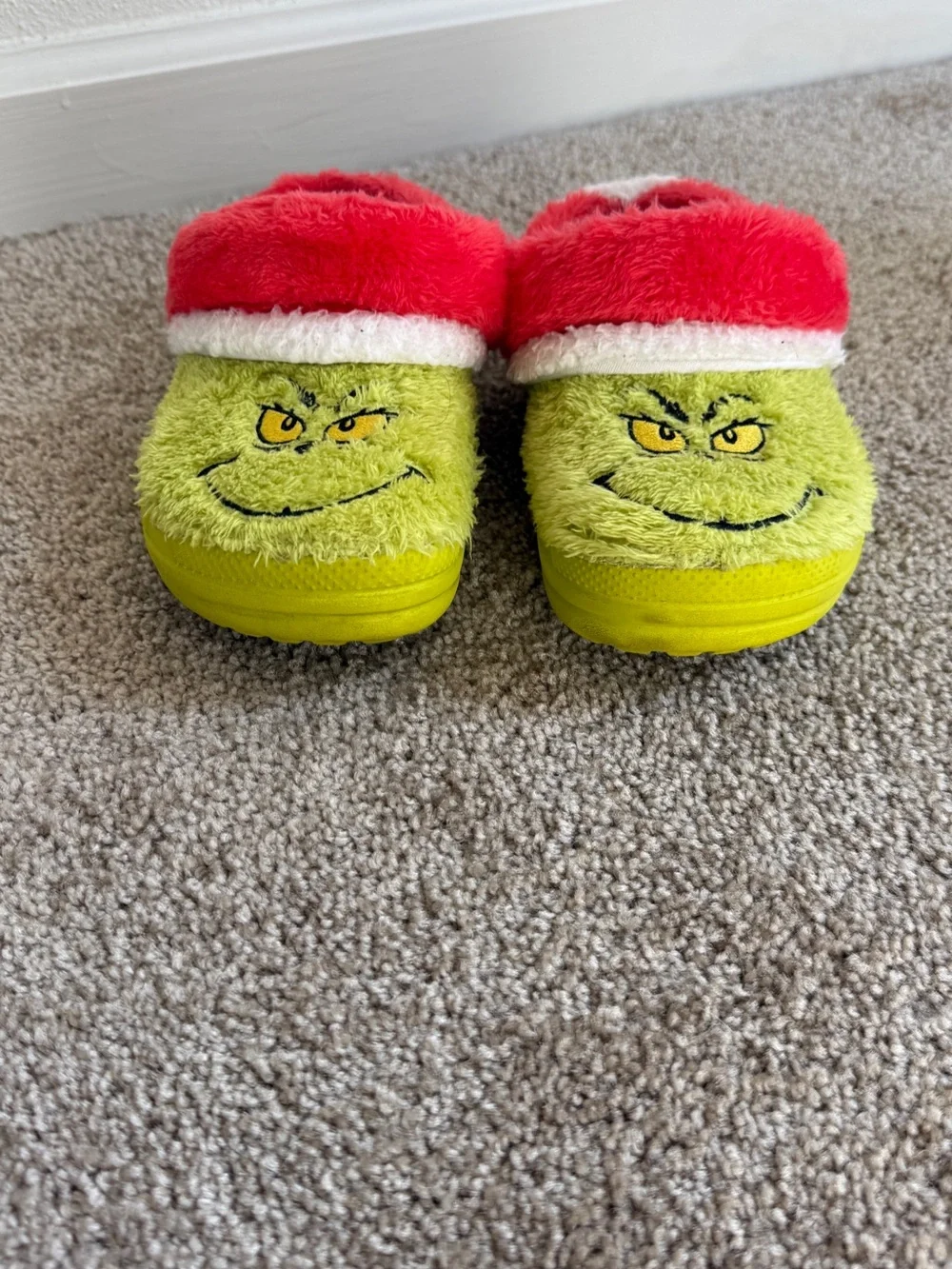 CROCS 💚 grinch