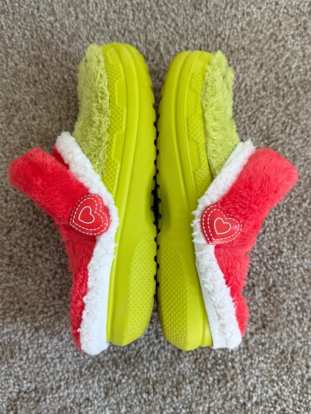 CROCS 💚 grinch