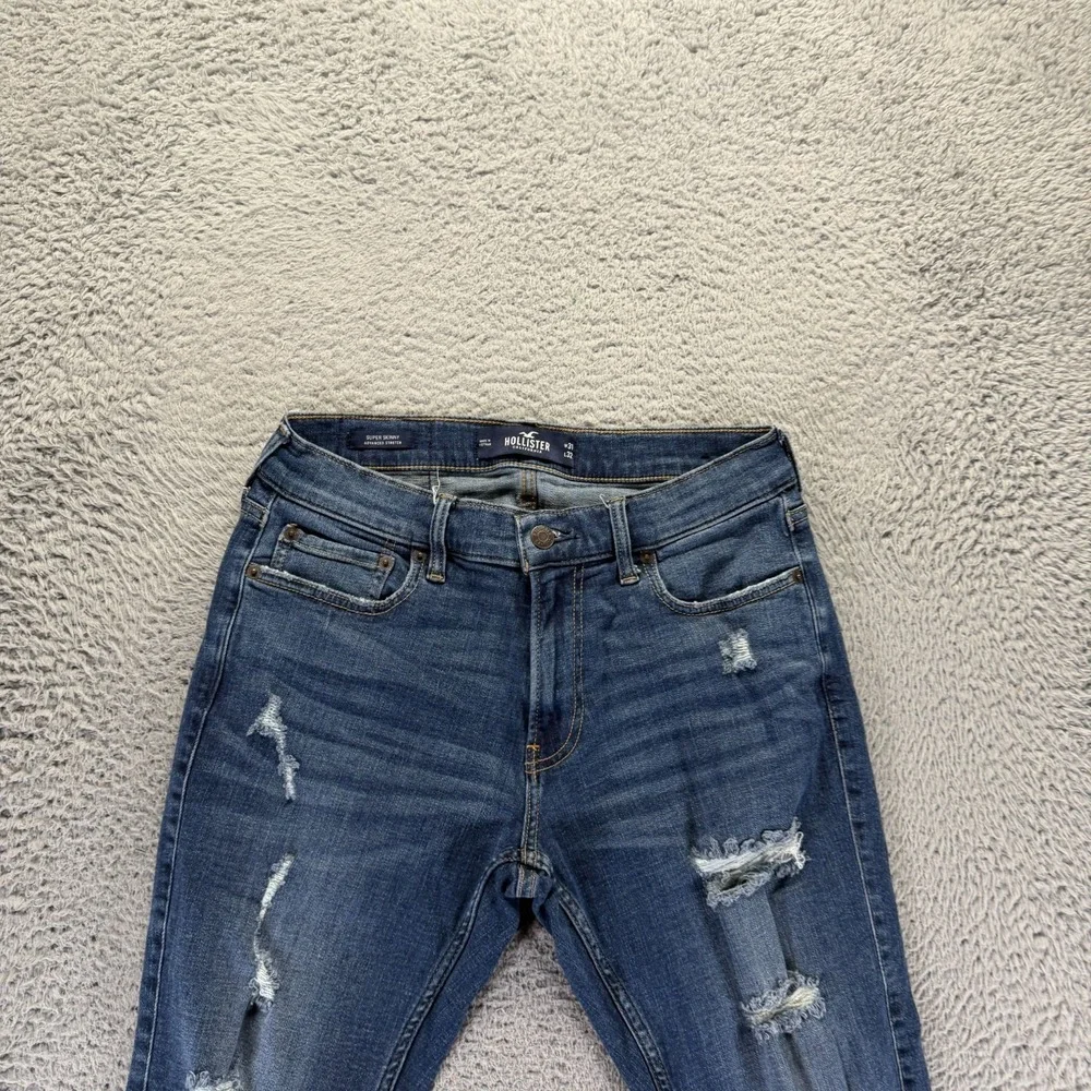 Hollister before purchasing