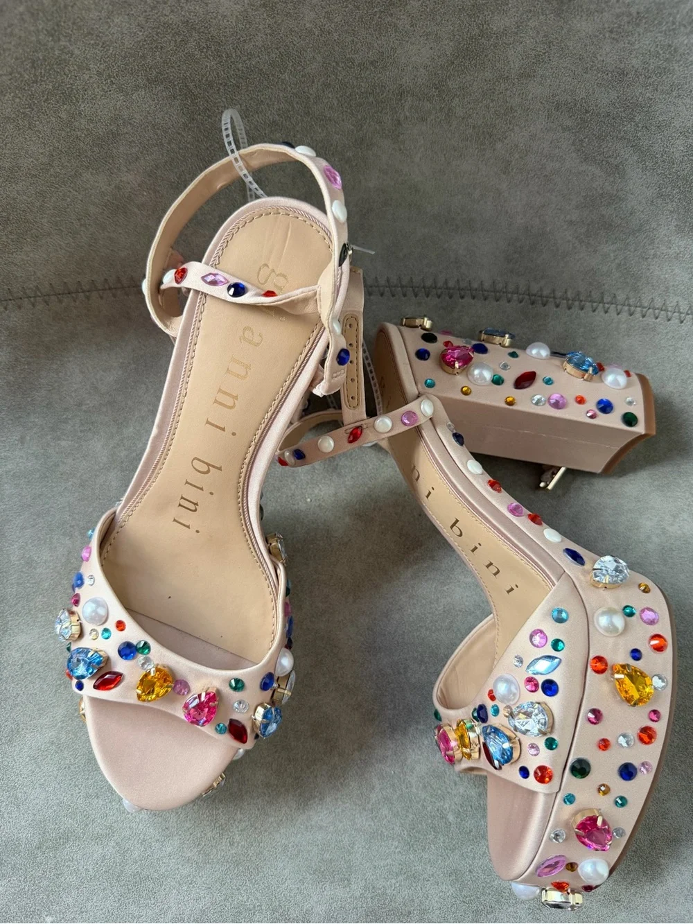 NWT Gianni Bini Calvan Jewel Ornamented Platform Dress Sandals Sz 9,5