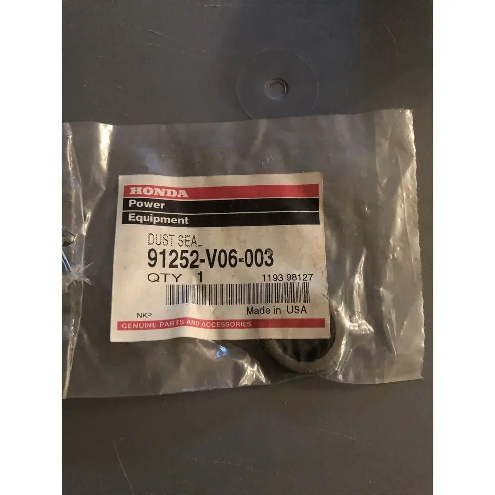Honda 91252-V06-003 -‎ DUST SEAL OEM