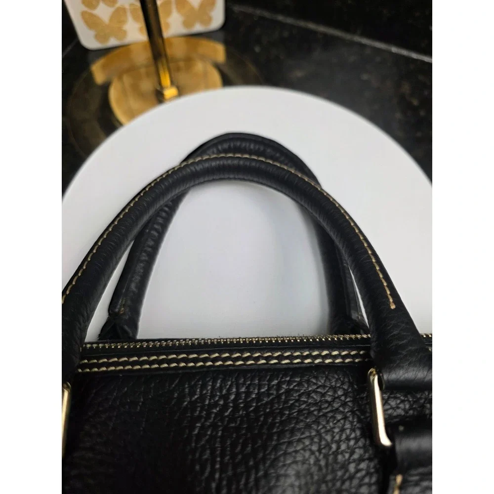 Dooney & Bourke satchel tone