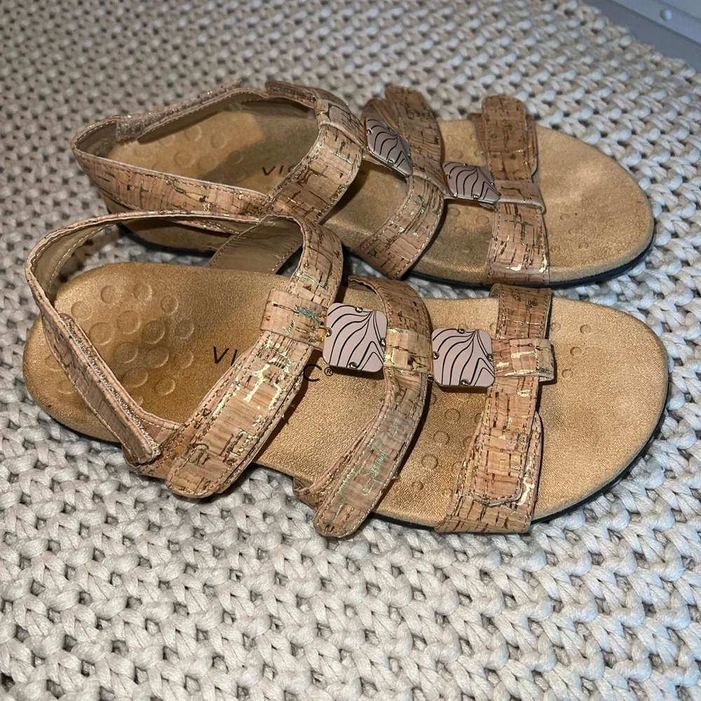 Vionic amber sandals