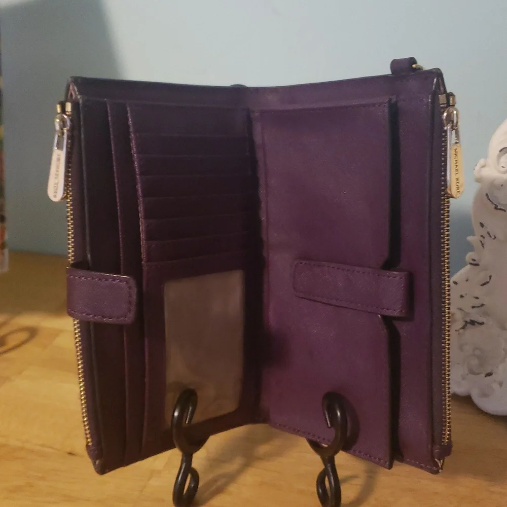 Michael Kors compact michael